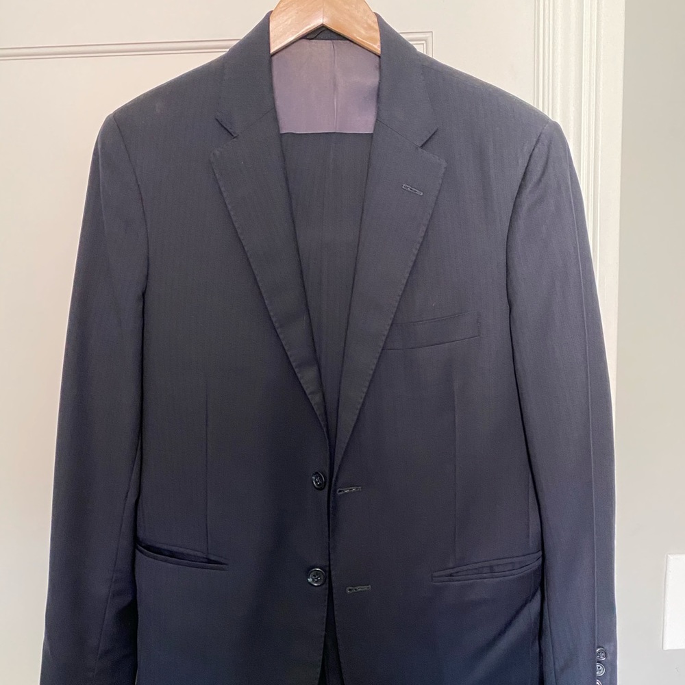 Beautiful Navy Suit w subtle tonal blue stripes